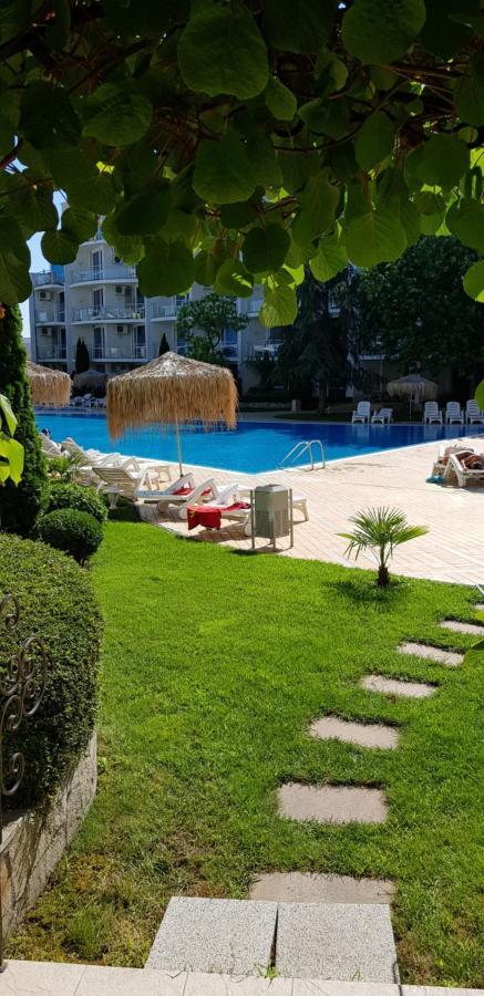 Apartment With Green Terrace Burgas Екстер'єр фото