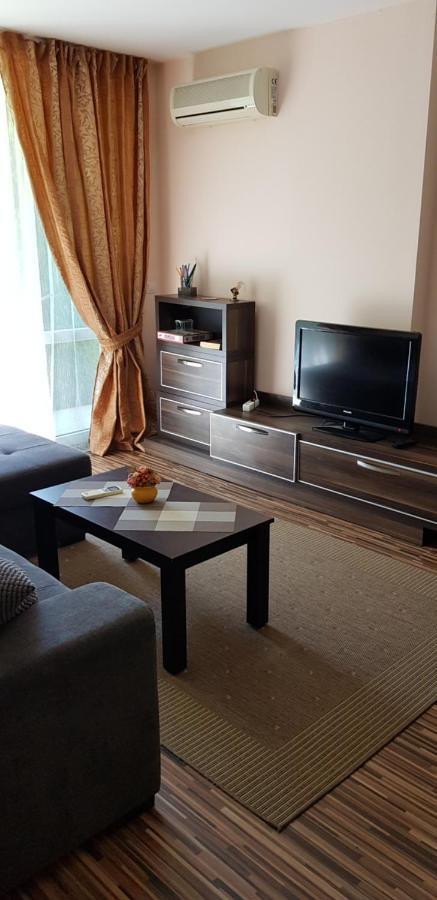 Apartment With Green Terrace Burgas Екстер'єр фото
